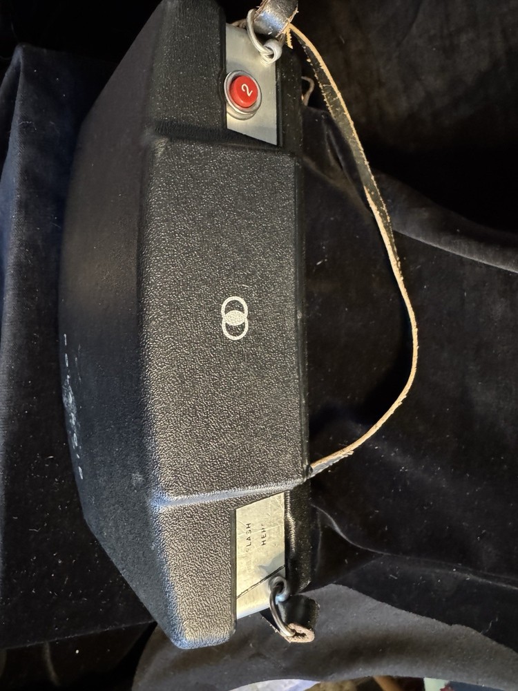 Vintage Polaroid Automatic 100 Land Camera w/ Carry Case & Flash (1966) Untested