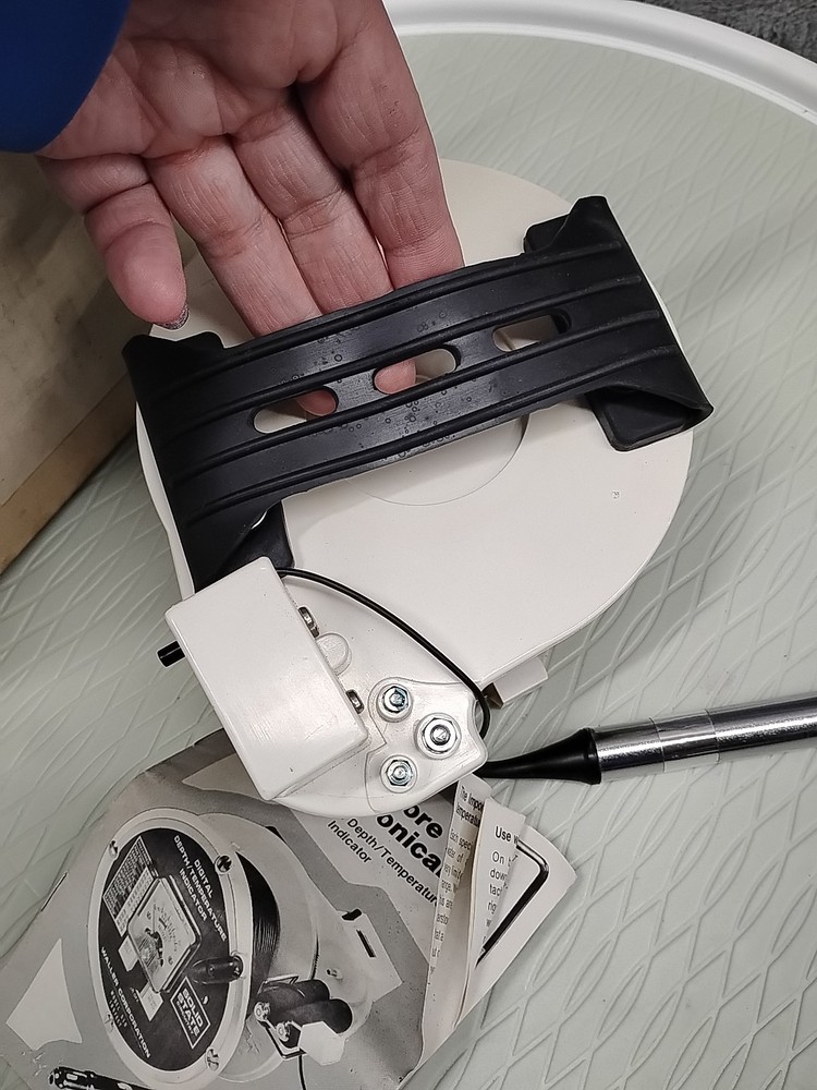 Vyh Solid State Electronical Waller Digital Depth Temperature Indicator 200 Feet