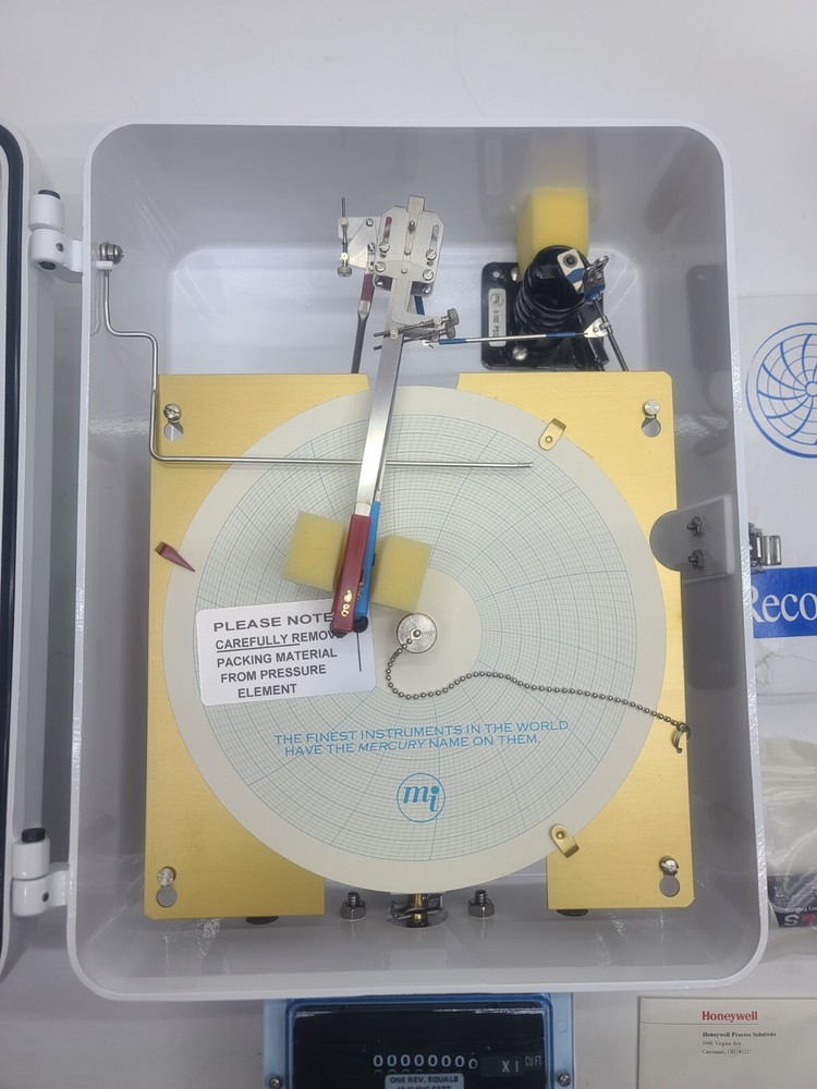 HONEYWELL CHART RECORDER MODEL:837-UM. / 2