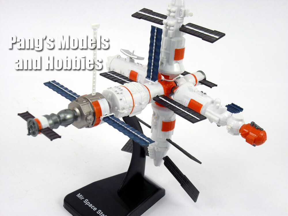 Mir Space Station Space Adventure Kit by NewRay - Assembly Required