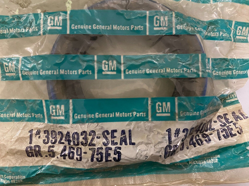 Genuine GM 3924032 Pinion Seal