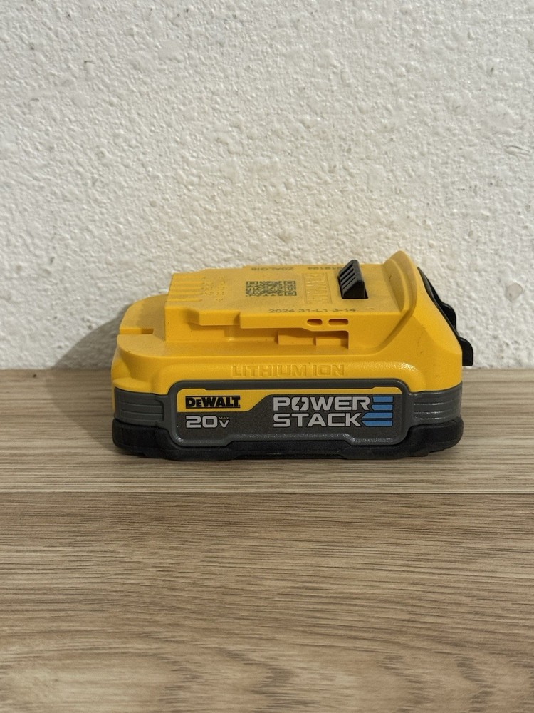 Genuine DEWALT “POWERSTACK” DCBP034 1.7Ah 20V MAX Lithium Battery Z0ALG18