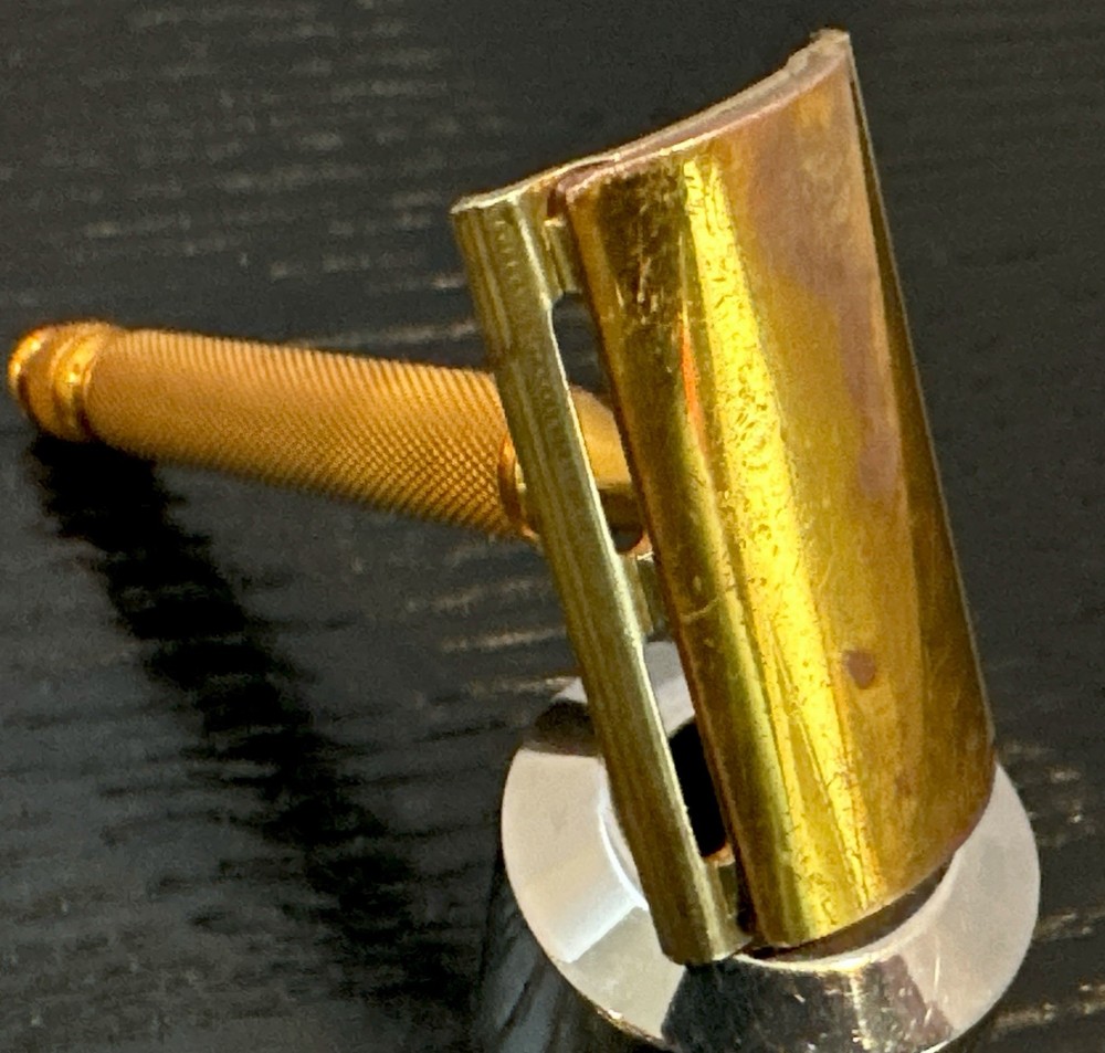 Gillette Gold Ball End Tech Safety Razor/61 grams