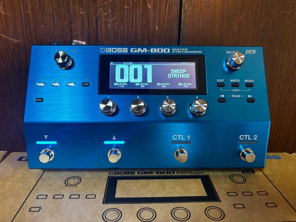 Boss GM-800 Guitar Synthesizer w/ box