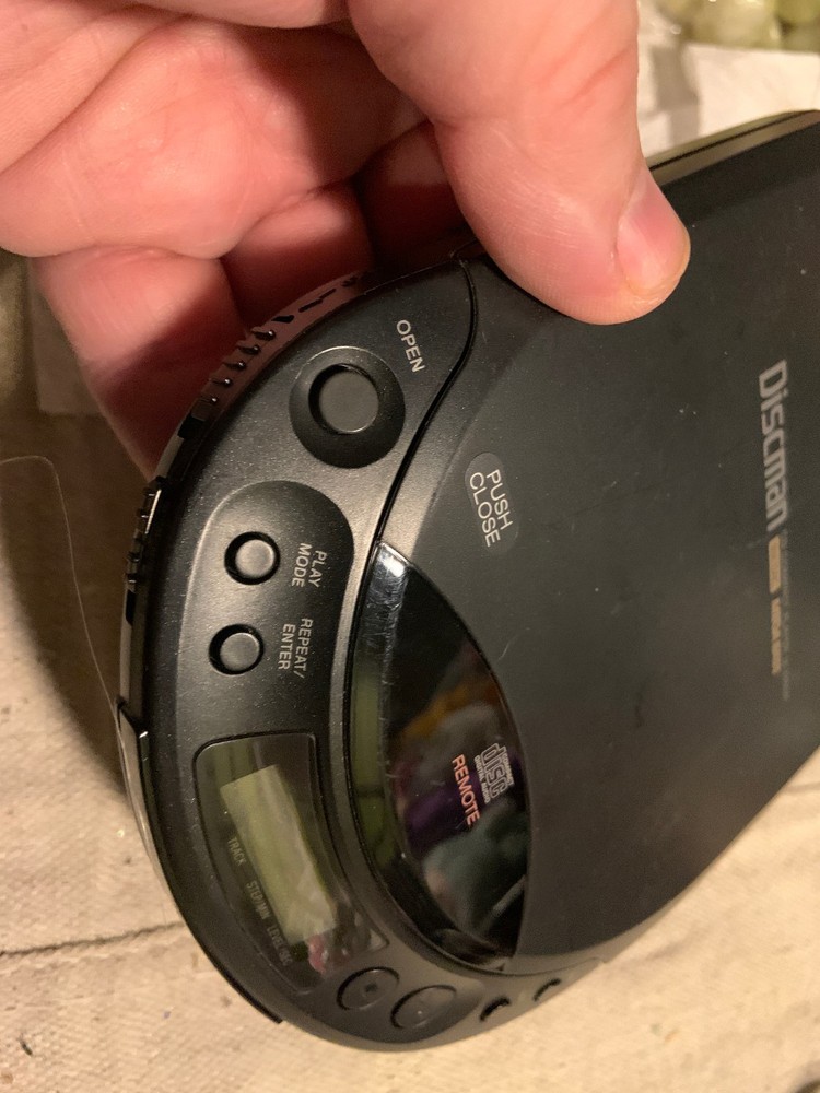 Vintage Sony Discman D-225CR - Tested and Working
