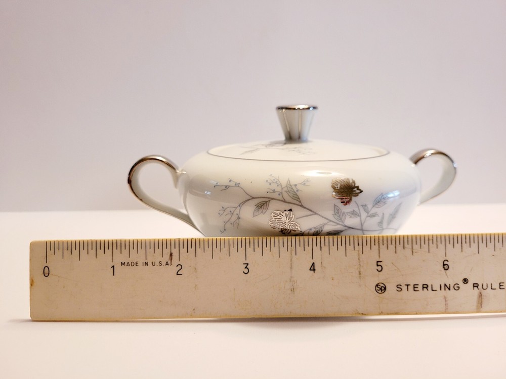 Arlen Fine China 8 Piece Set