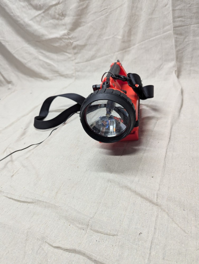 Streamlight LiteBox EMS Firefighter Flashlight With Charger