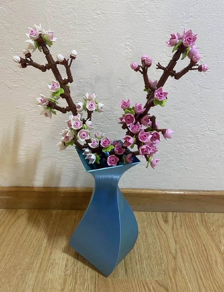 Modern 3D Printed Spiral Flower Vase