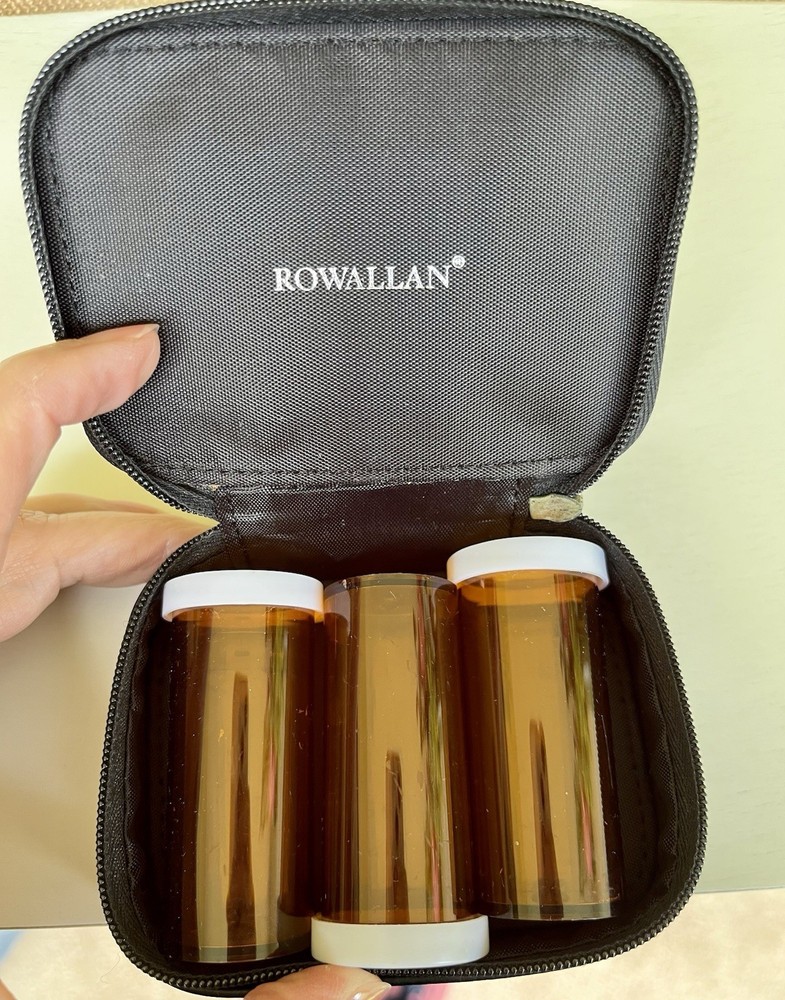 Rowallan Travel Pill Bottle Organizer