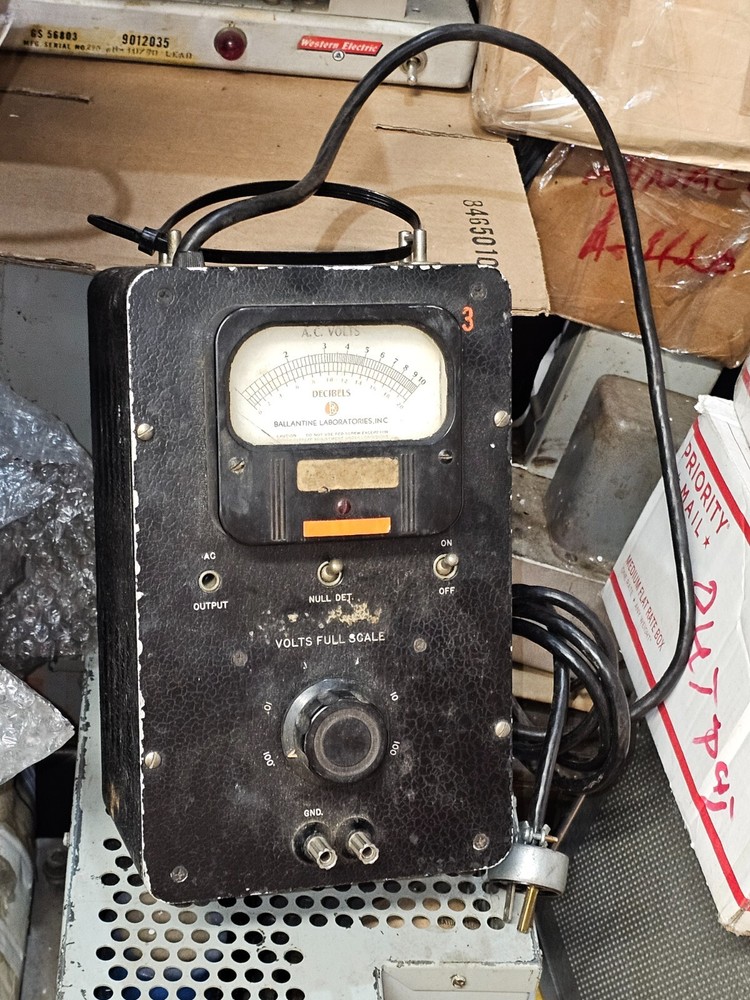 BALLANTINE LABORATORIES DECIBELS A.C. VOLTS METER
