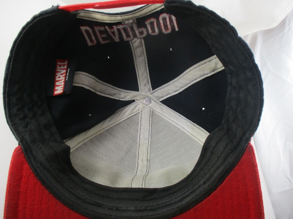 MARVEL MERC DEADPOOL RARE NAVY BLUE / RED AUTHENTIC BASEBALL CAP HAT