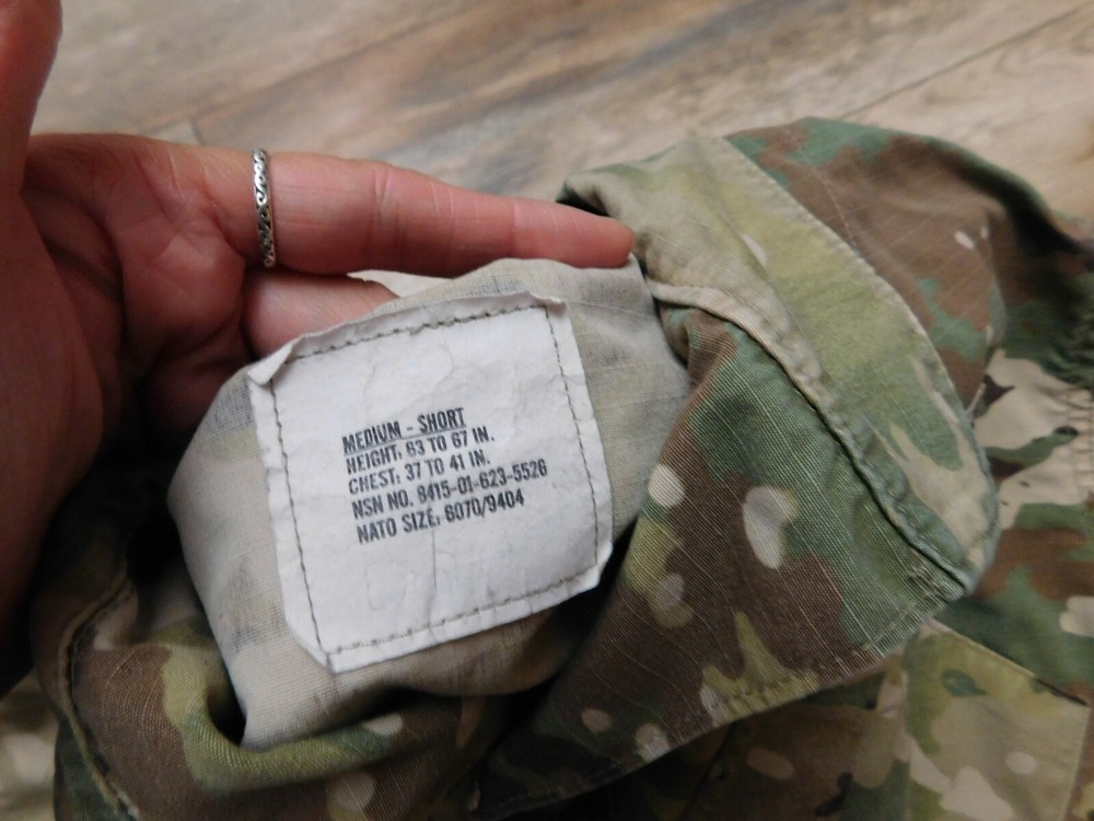 US ARMY OCP COAT SZ MEDIUM - SHORT