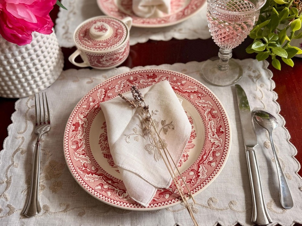 Vintage Memory Lane Royal Ironstone Dinner Plate – Red Transferware