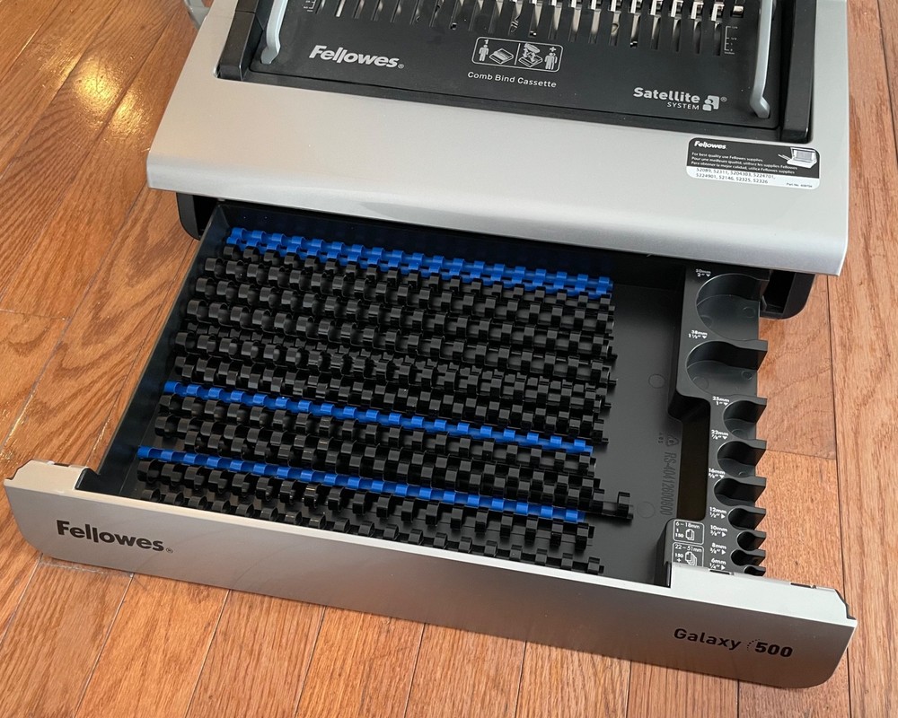 Fellowes Galaxy 500 Manual Comb Binder 1/4"-2" - Lightly Used