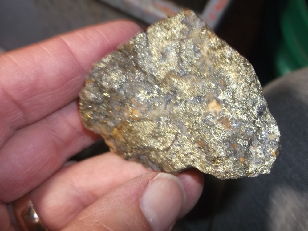 gold silver copper ore, 93 grams samples ,ore high grade .