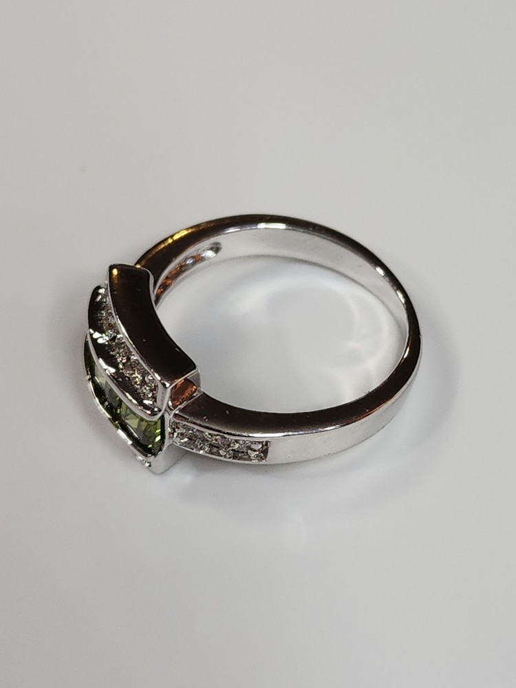 Silver Color Ring w/ Square Cut Lt. Green SIZE 6 3/4