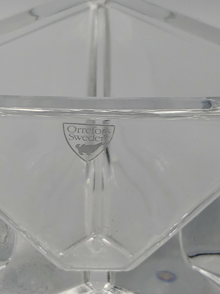 AUTHENTIC ORREFORS SWEDEN SIGNED CRYSTAL TRIANGLE BOWL DISH