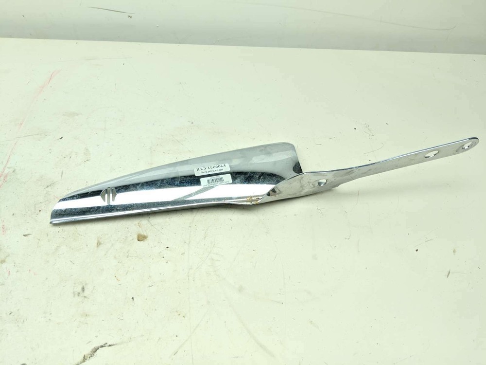 04 Harley Davidson Road King FLHRS Right Front Fork Guard