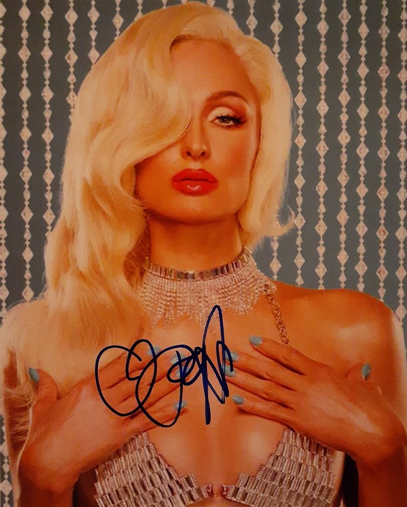 Paris hilton signed 8x10
