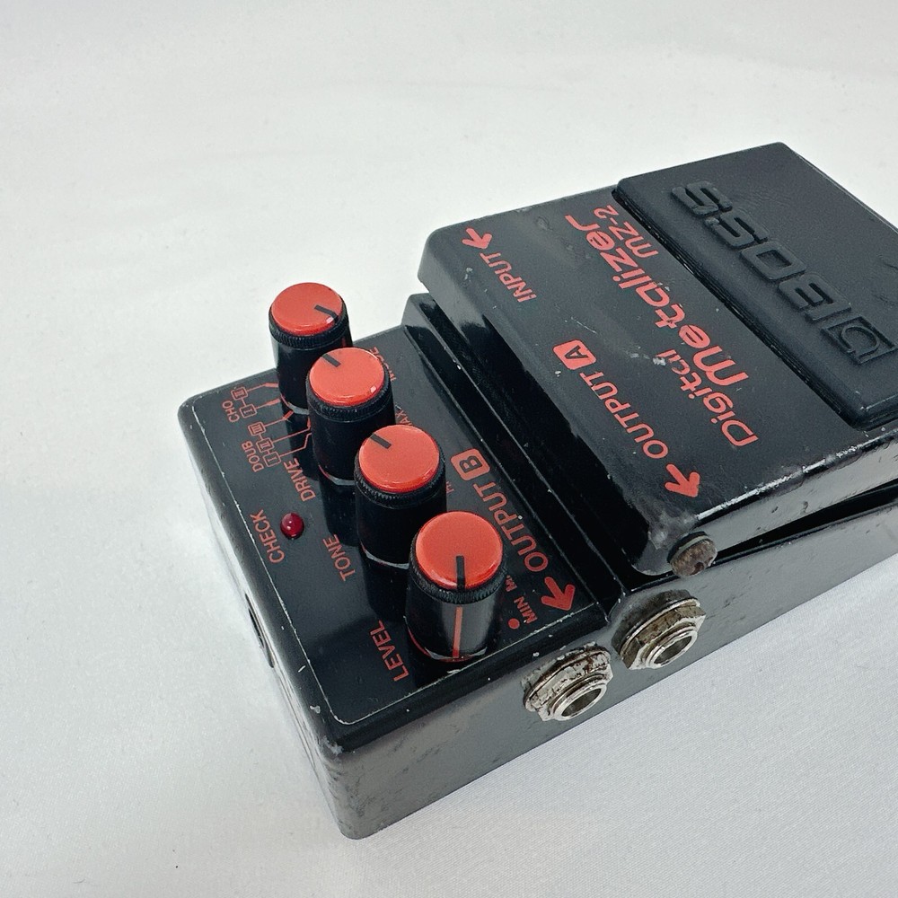 BOSS MZ-2 Digital Metalizer Guitar effect pedal USED