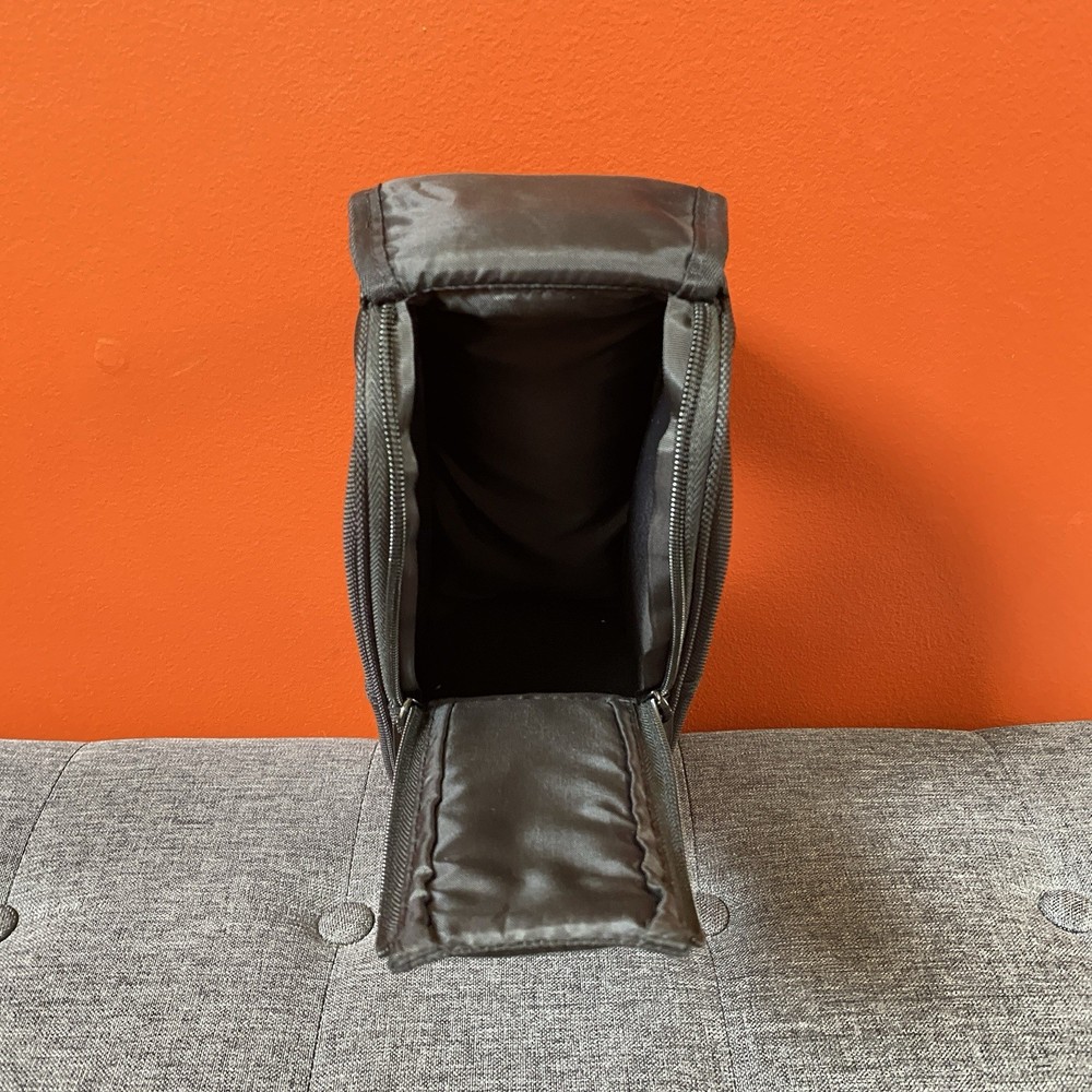 Nikon CL-M2 Lens Case (Black) EUC