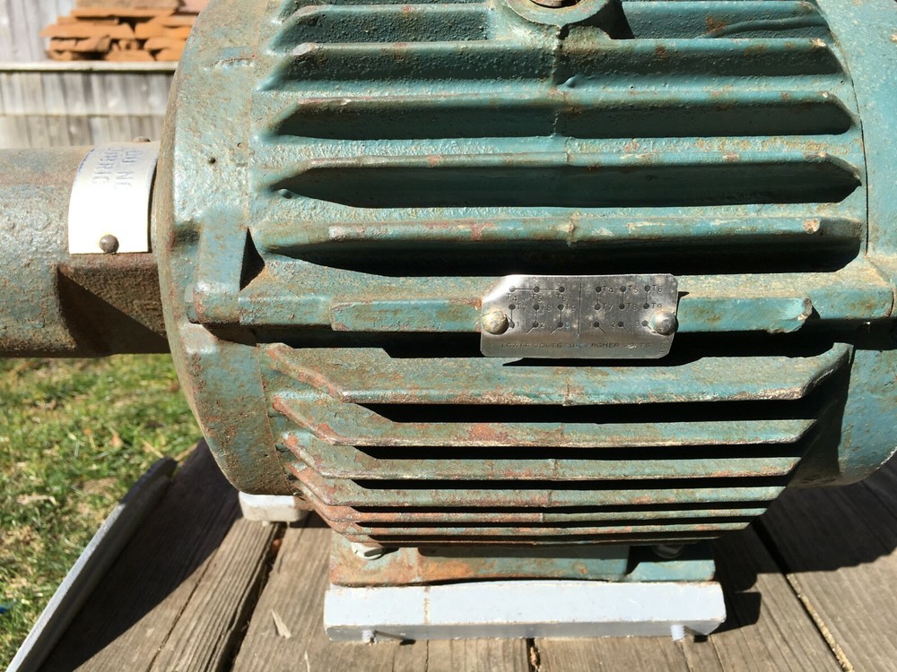 BUEHLER Specimen Diamond Saw / Cold Saw with Tilting Base