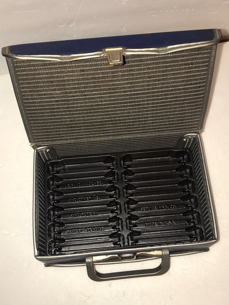 CASSETTE TAPE STORAGE CASE CARRY 12 CASSETTES BLUE