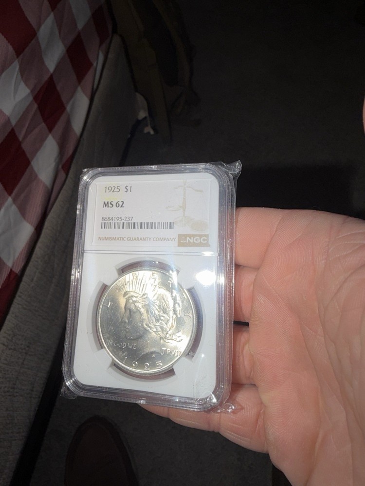 1925-p $1 Peace Silver Dollar Ngc Ms62