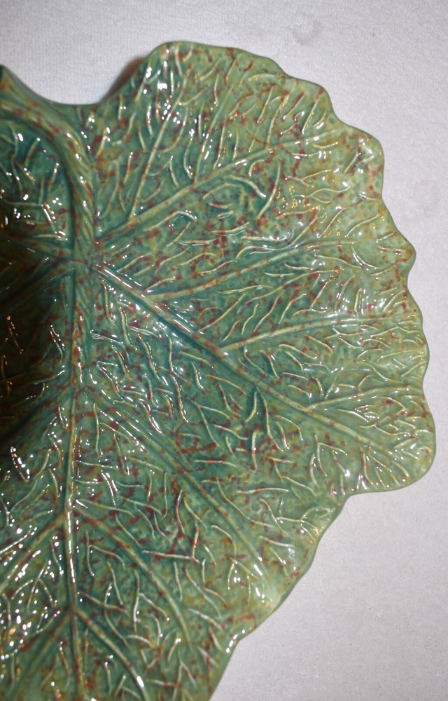 VINTAGE A SPECIAL PLACE CERAMIC LEAF DISHES (2)