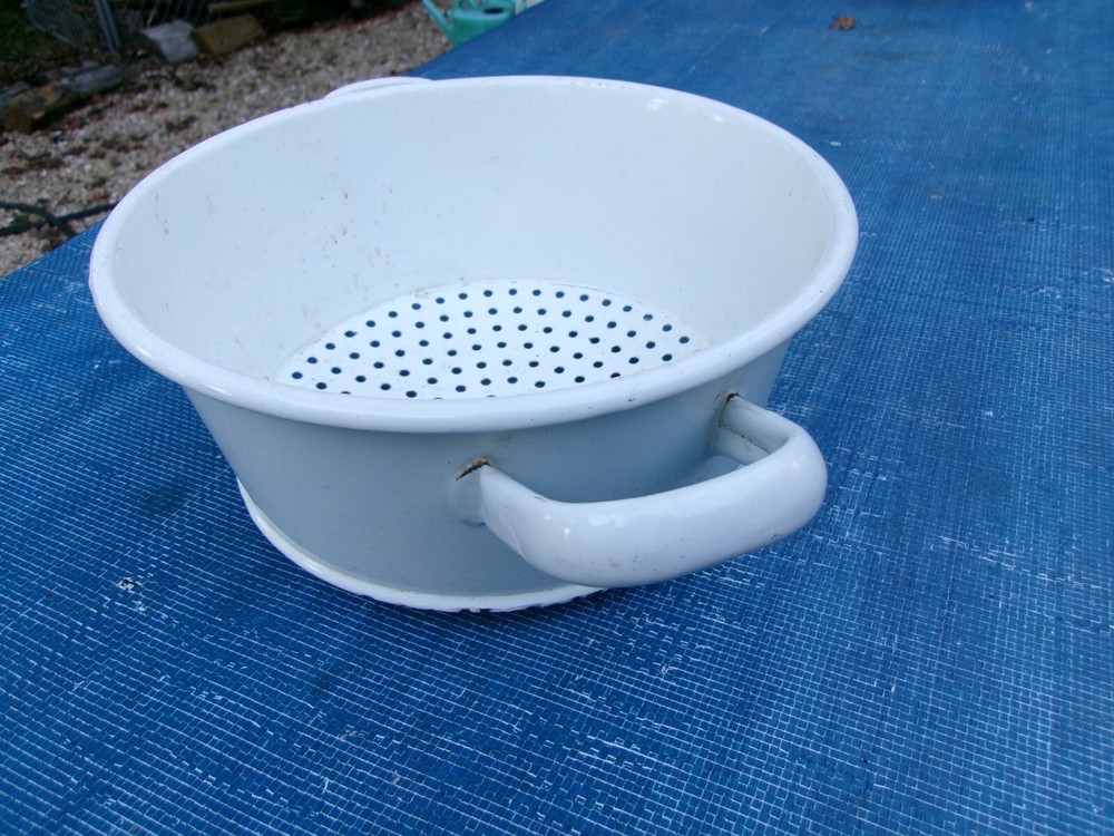 Enamelware Colander, Rounded Base, Handles, 9"wide x 4"tall, Few Chips