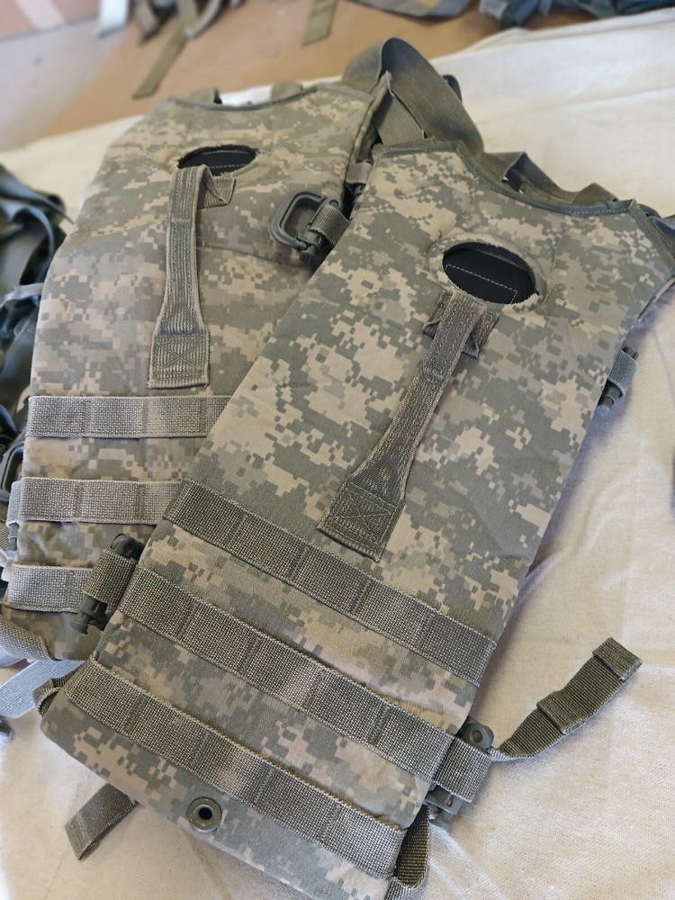 ACU / UCP Camelback Hydration Carrier USGI 100 OZ 3L System US Army No Bladder
