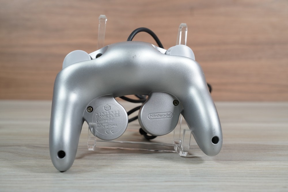 Official OEM Genuine Nintendo GameCube Controller Silver DOL-003 T2 stick