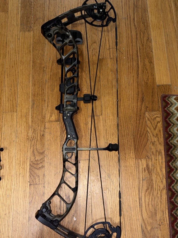 Prime Inline 3 60lb RH Compound Bow With HHA Sport Optimizer Lite Sight
