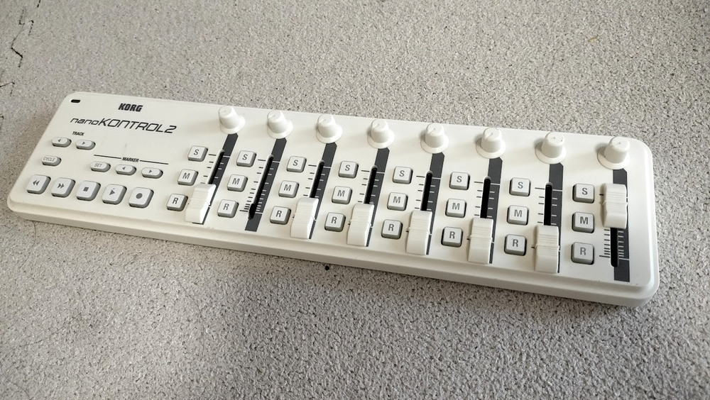 Korg Nano Kontrol 2 USB MIDI Control Surfaces Digital Controller - White Used