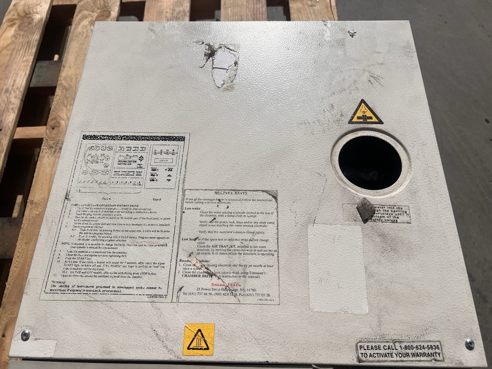 TUTTNAUER EZ10 AUTOCLAVE STEAM STERILIZER POWERS ON