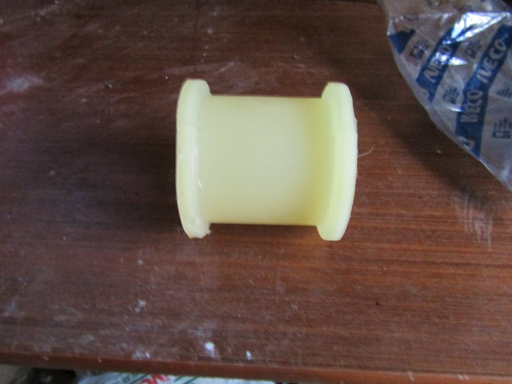 Iveco 7.5E15 Anti roll bar bush