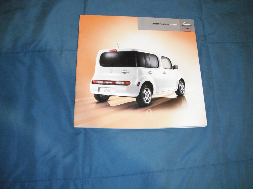 2010 10 Nissan Cube  original sales brochure Used