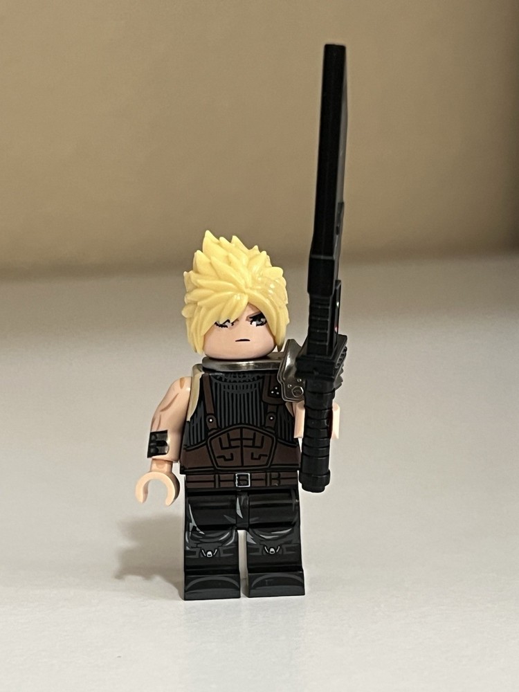 FF7 Cloud Strife Minifigure Custom