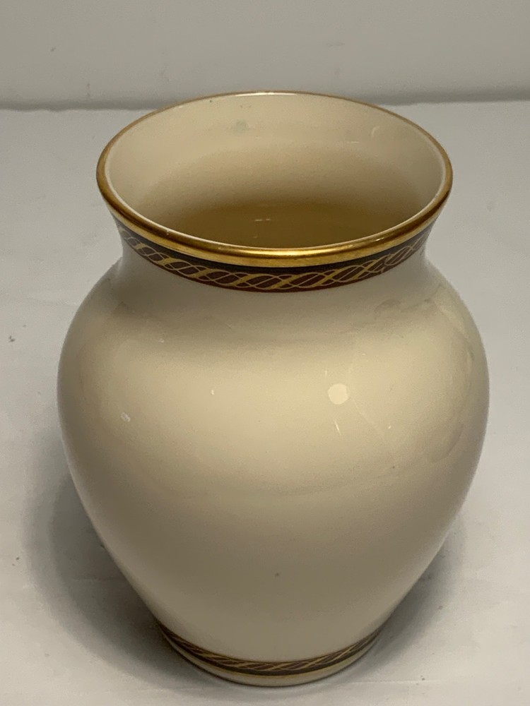 Vintage Lenox Monroe Pattern Vase 4.5 in.