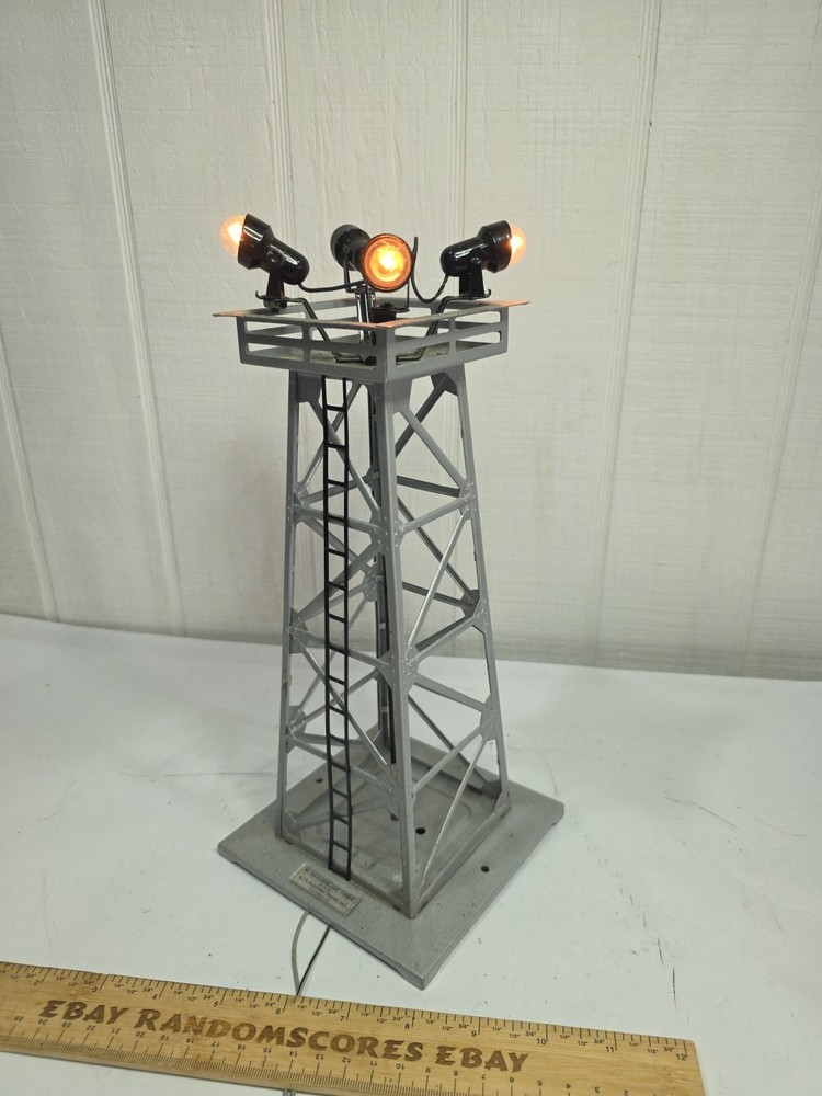 MTH 395 Adjustable 4 Flood Light Tower Item No. 30-9049 Missing 2 Bulbs No Box
