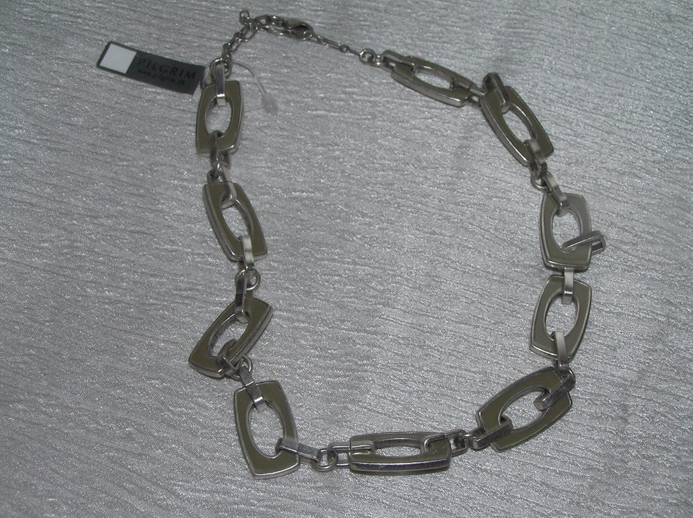 Estate Pilgrim Signed Gray Enamel Open Oval Rectangle Silvertone Links Necklace