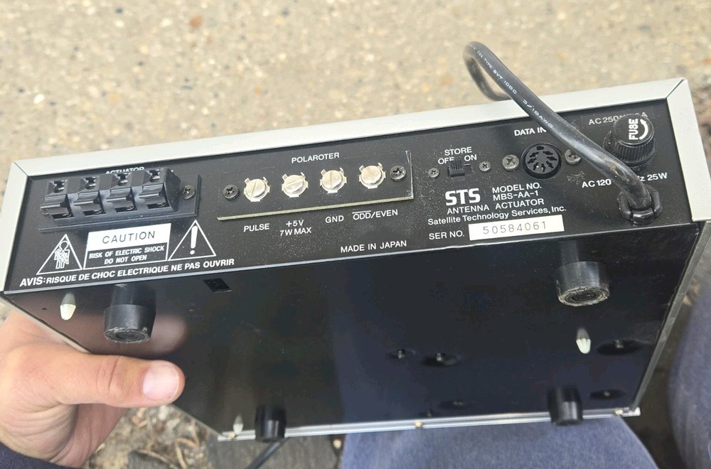 Satellite Technology Services STS antenna actuator model MBS-AA-1 powers on