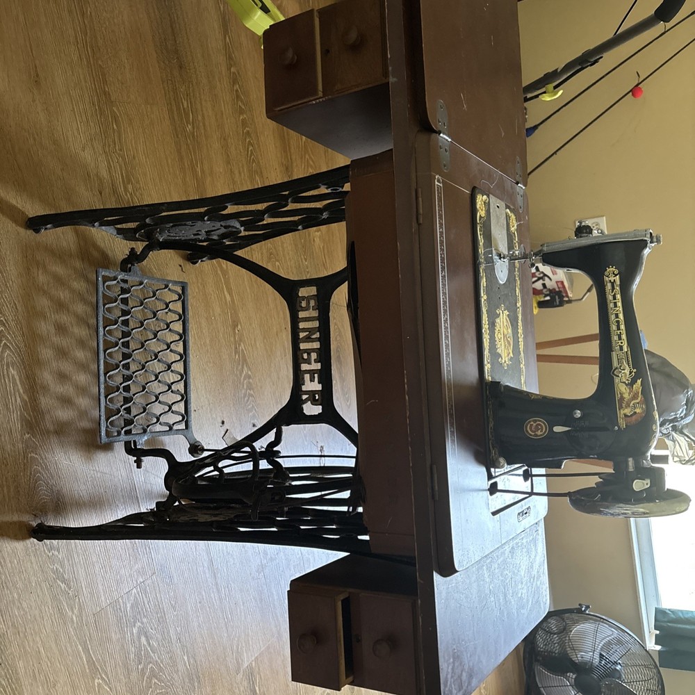 1973 Singer Phenix Sewing Machine