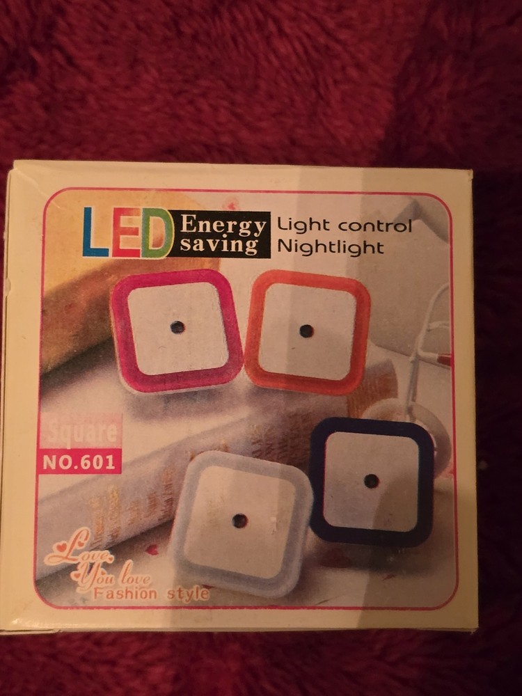 LED Light Sensor Night Light Plug-In Auto On/Off Square 0.5W Energy Saving