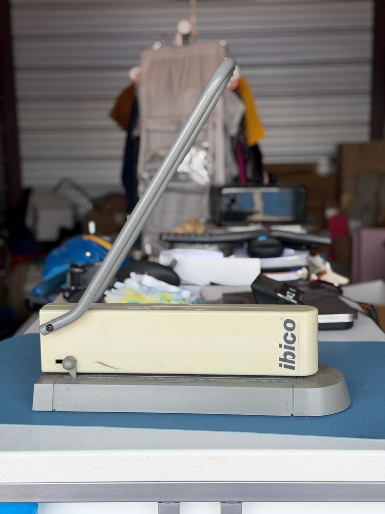 Ibico EB-19 Manual Plastic Comb Binding Machine
