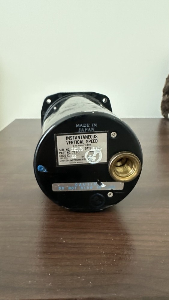 Instantaneous Vertical Speed Indicator Beechcraft P/N 7130