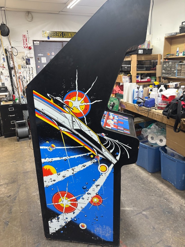 Restored Atari Asteroids arcade game