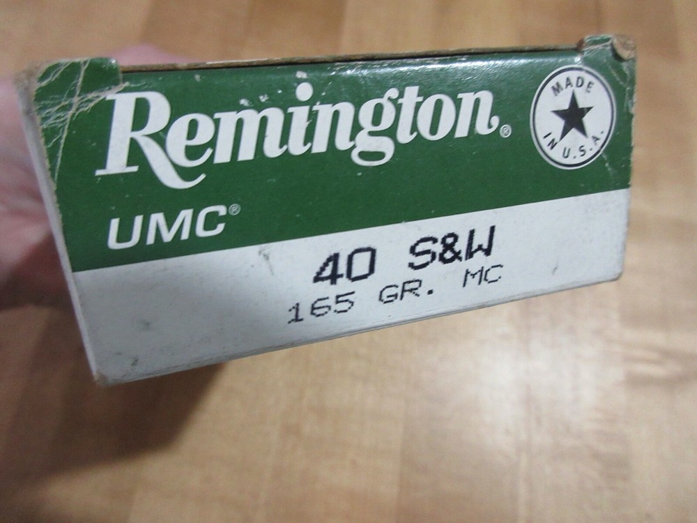 Empty Ammo Box Remington UMC 40 S & W with insert (w17) # 97