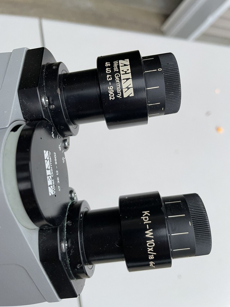 Carl Zeiss Microscope including Power Supply and Magnetic Electronic Shutter