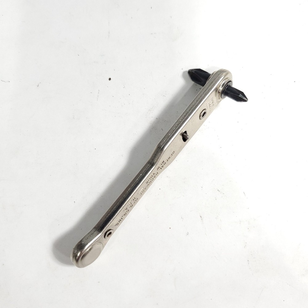 General Hardware 807 Ratcheting Phillips Screwdriver